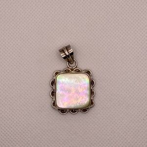 💛 Vintage RARE 925 Mother Of Pearl Cable Pendant